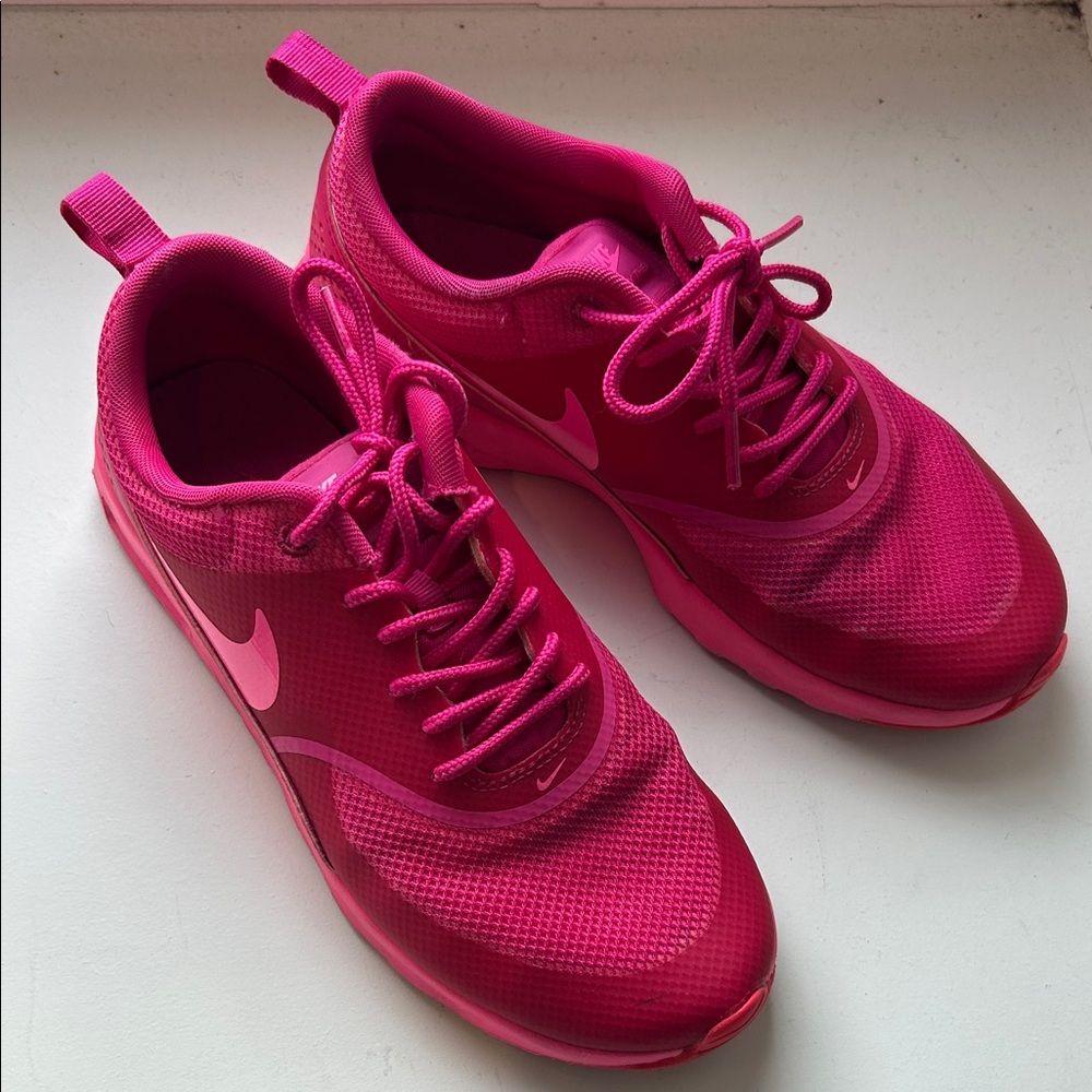 Nike Women's Pink Athletic Shoes Size 6.5US
